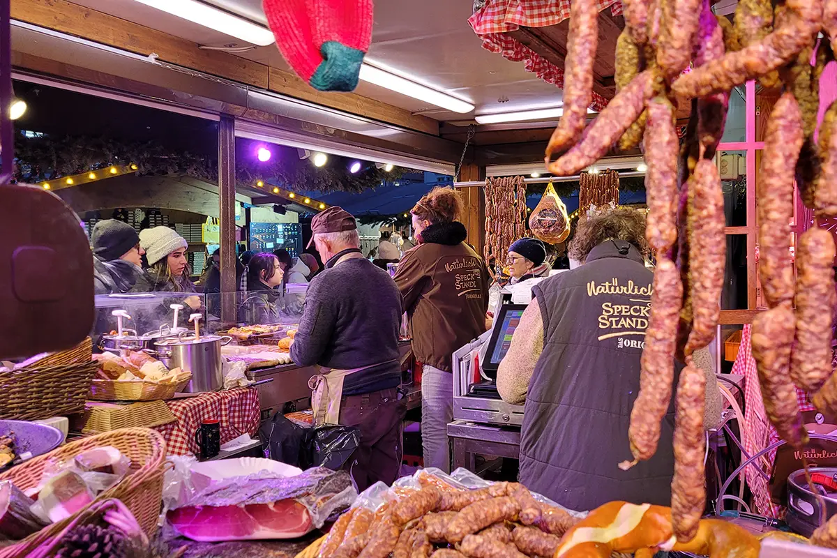 Speckstandl am Weihnachtsmarkt am Hof 2024