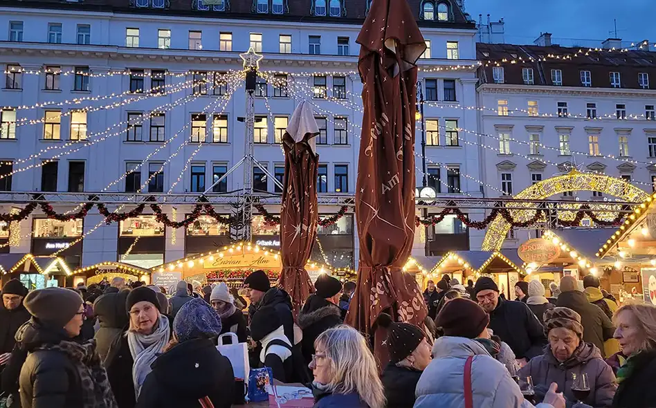 Weihnachtsmarkt am Hof 2024